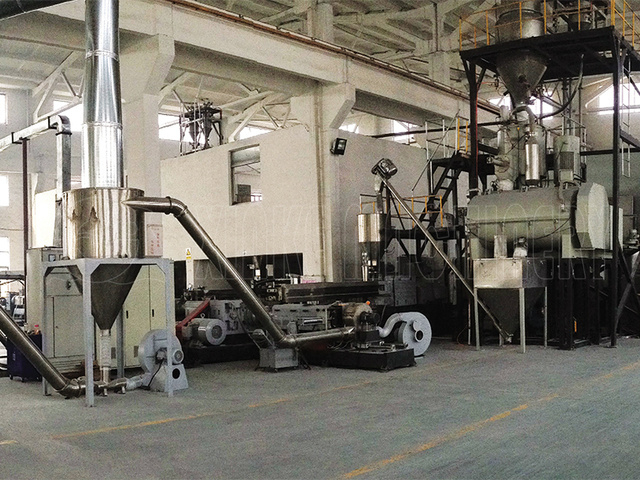 Fully automatic metering, mixing and conveying cable material production line