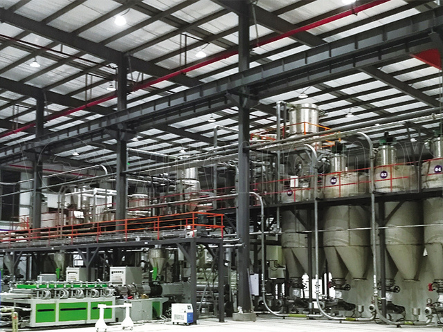 Automatic mixing production line for straw powder foam flooring